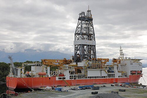 Drilling ships